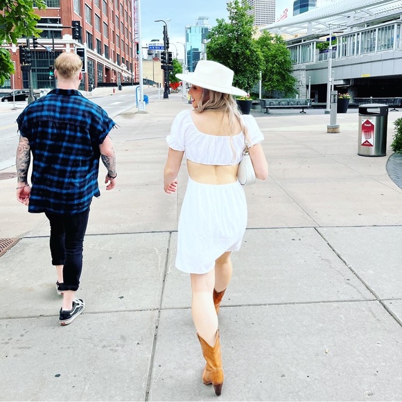 Victoria Finley - Poshmark Profile Picture of Victoria Finley (@vifinley) on Poshmark