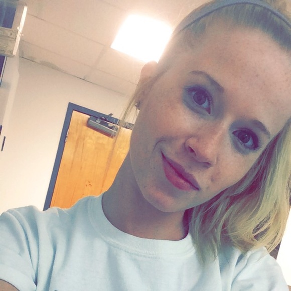Profile Picture of Bailey Mcginnis (@baybay420) on Poshmark
