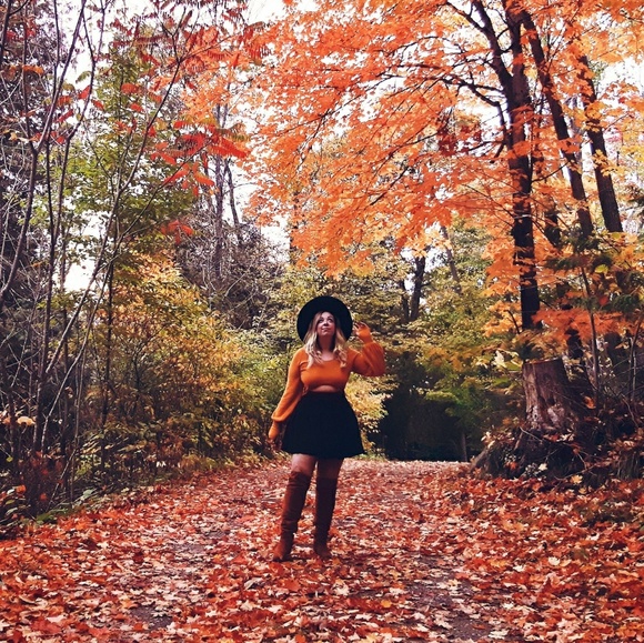 Profile Picture of Alexandra Hurtubise (@alexandrahurt) on Poshmark