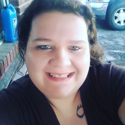 Profile Picture of Miranda Pritchard (@mirandarose0552) on Twitter