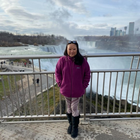 Profile Picture of Lori Wildermoth (@lwildermoth) on Poshmark