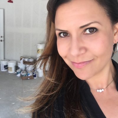 Profile Picture of Jenn Nunes Johnson (@JennJohn13) on Twitter