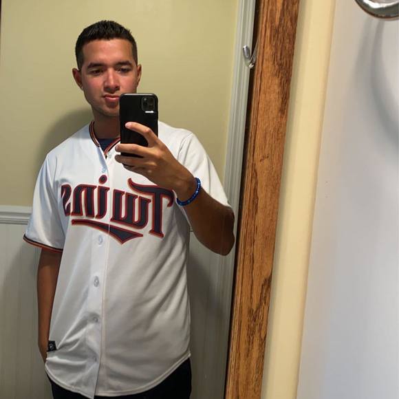 Profile Picture of Jose Quinones (@jquin43) on Poshmark