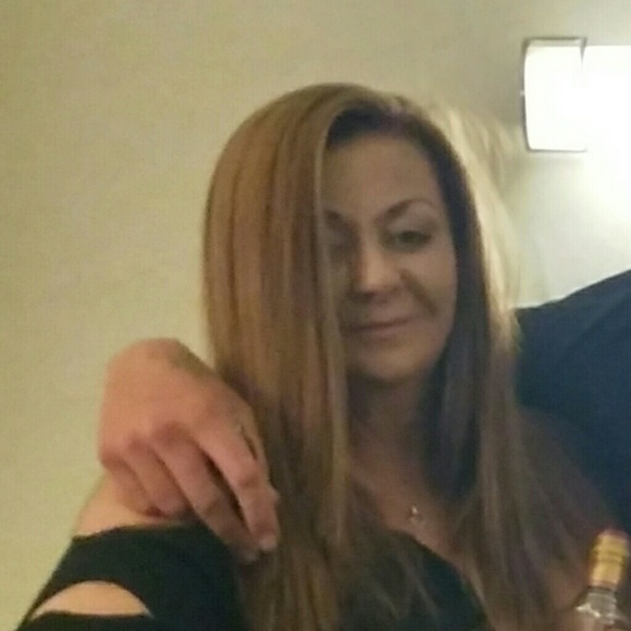 Profile Picture of Sarah Naley (@spaceace88) on Poshmark