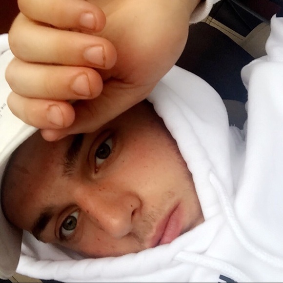 Profile Picture of Scott Pease (@scottiepease) on Poshmark