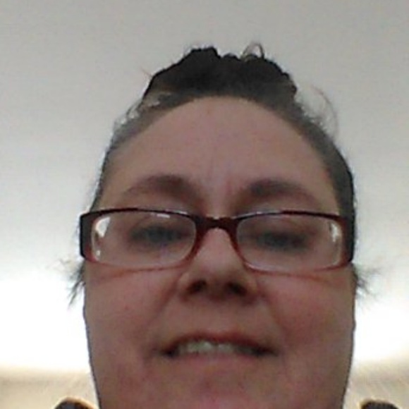 Profile Picture of Lisa Panepinto (@maison8403) on Poshmark