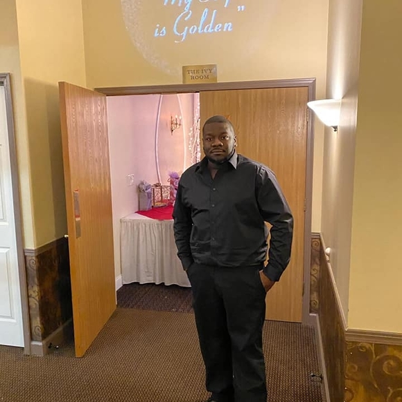 Profile Picture of Carl James (@lilpie) on Poshmark