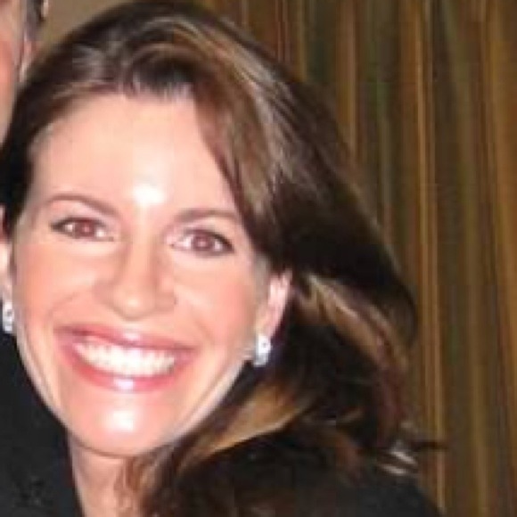 Profile Picture of Alexis Cambareri (@alexiscc59) on Poshmark