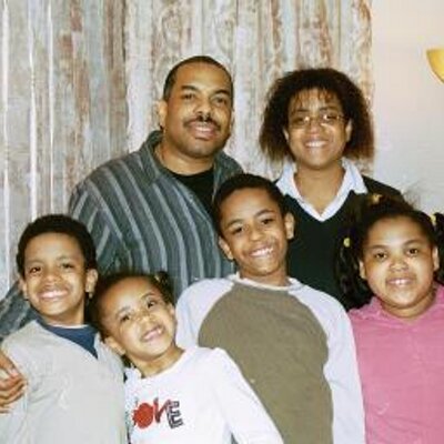 Profile Picture of Toya Bell (@momofj3vjo) on Twitter