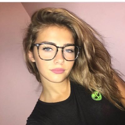 Profile Picture of Danielle (@DanielleSelby20) on Twitter