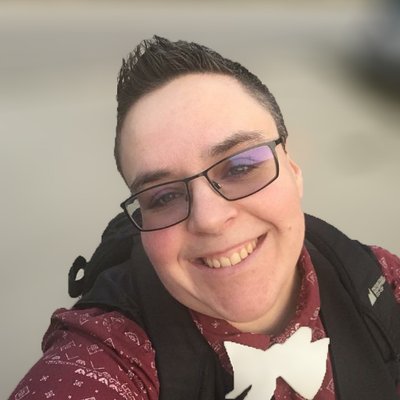 Profile Picture of Lori Jones (@Jonesylvr) on Twitter