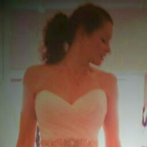 Profile Picture of Rebecca Lauramore (@rlauramore) on Poshmark