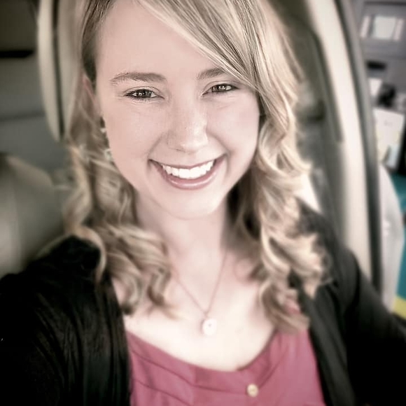 Profile Picture of Debbie Jeffreys (@djjeffreys) on Poshmark