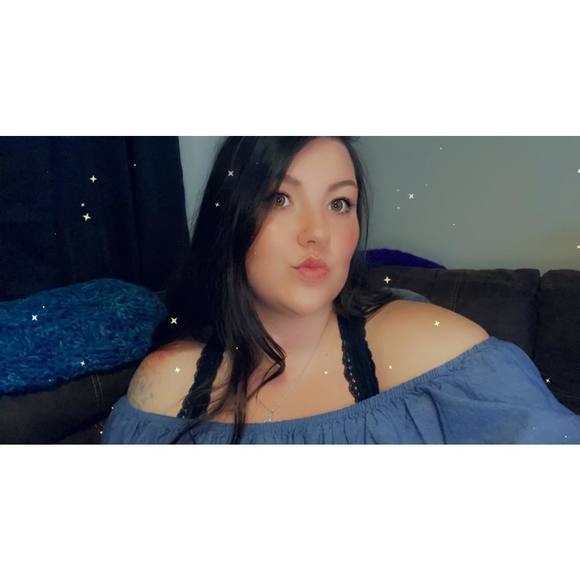 Profile Picture of Lacie Fritzinger (@laciefritzinger) on Poshmark