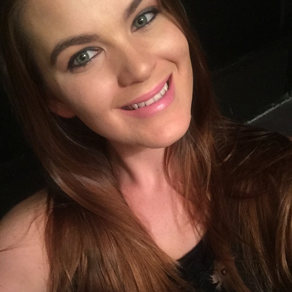 Profile Picture of Arielle Shirley (@aashirley22) on Poshmark