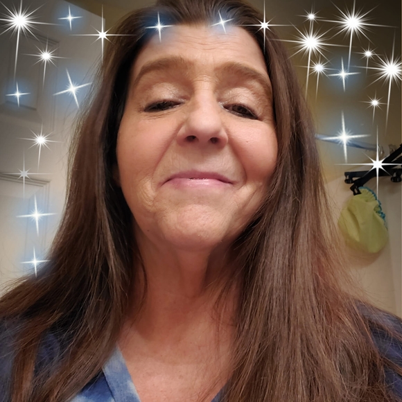 Profile Picture of Teresa Hornsby balusik (@teresalynn0822) on Poshmark