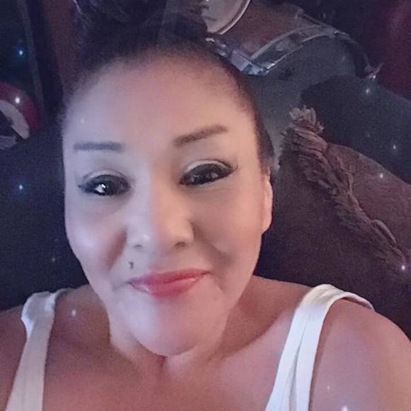 Profile Picture of Suzanna Valandra (@suzannavalandra) on Poshmark