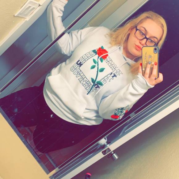 Amber Trionfi - Poshmark Profile Picture of Amber Trionfi (@amberreedus) on Poshmark