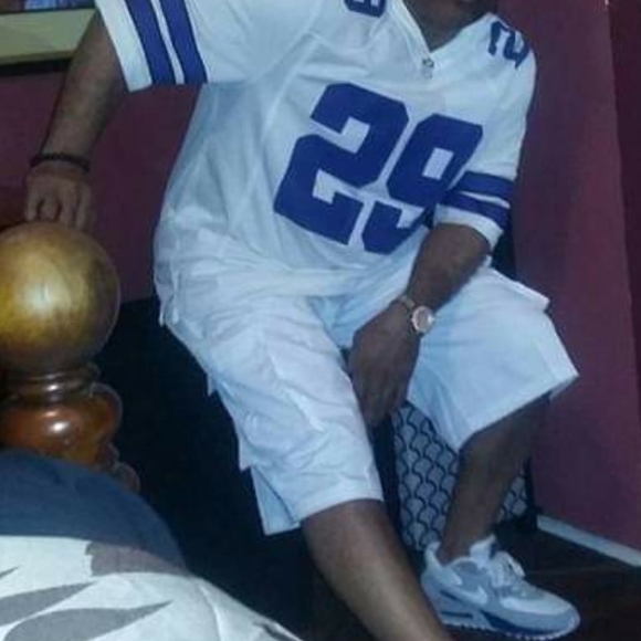 Profile Picture of Tim Tanner (@ttanner266) on Poshmark