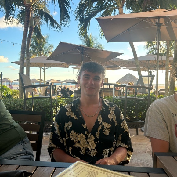 Profile Picture of Joey Becker (@joeybecker17) on Poshmark