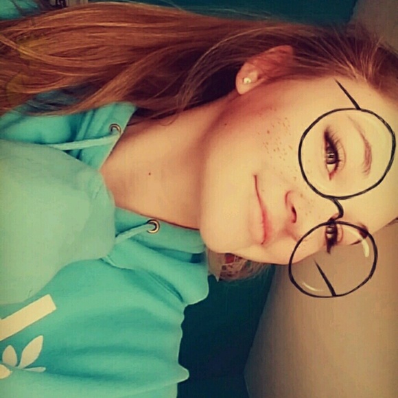 Profile Picture of Taleia Cervantes (@taleia_c) on Poshmark