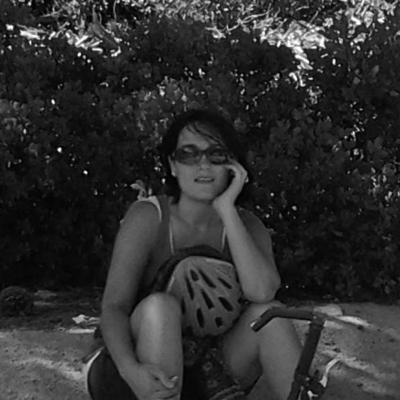 Profile Picture of Veganbashi Veganbashim (@mitrakamdyn) on Poshmark