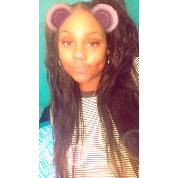 Profile Picture of Anika Watson (@adoreanika) on Poshmark