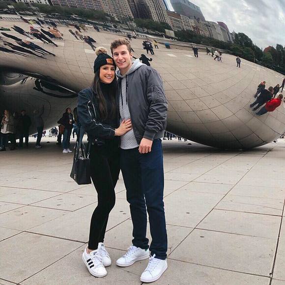 Profile Picture of Sarah Kastenmeier (@sarkast) on Poshmark