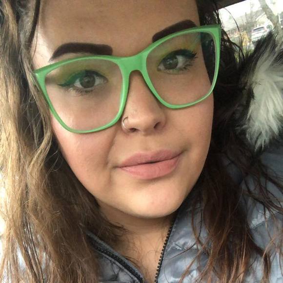 Profile Picture of Tori Barrientos (@torence68) on Poshmark