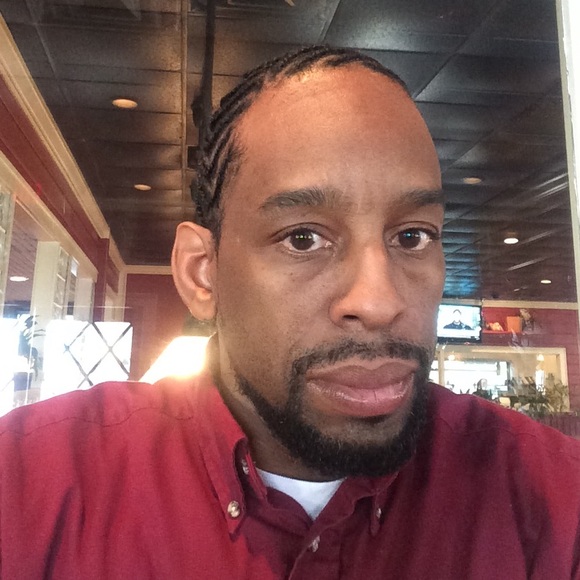 Profile Picture of Gary Hinkle (@garyhinkle) on Poshmark