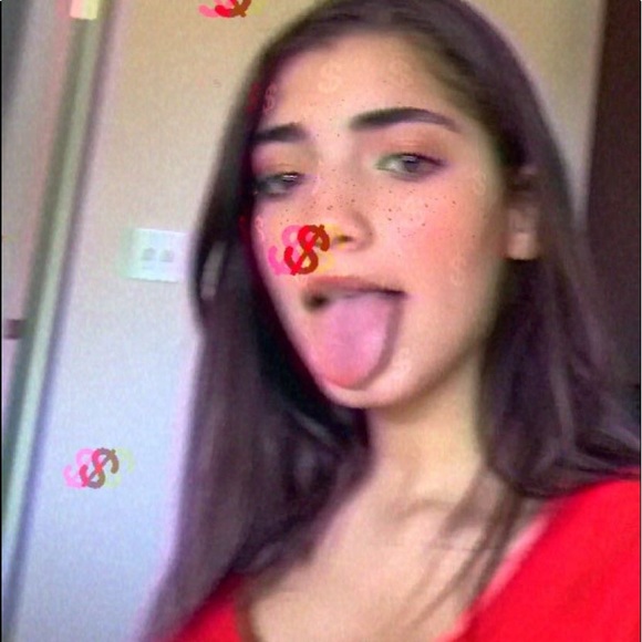 Profile Picture of Luiza Teixeira (@luizateixeira) on Poshmark