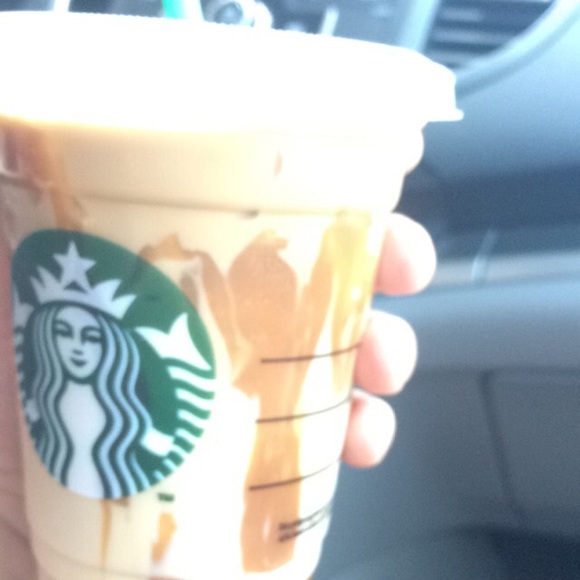 Profile Picture of Deline Shauya (@dudushauya) on Poshmark