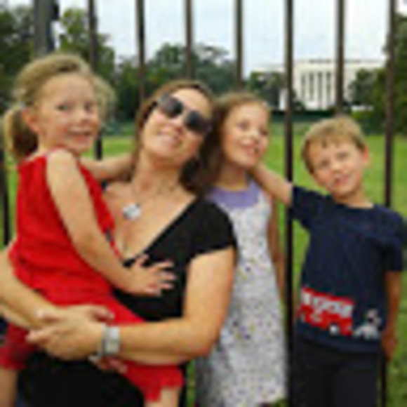 Profile Picture of Beth Gylling (@bethgylling) on Poshmark