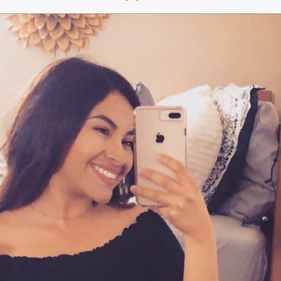 Profile Picture of Samantha Isidoro (@samanthaisidoro) on Poshmark