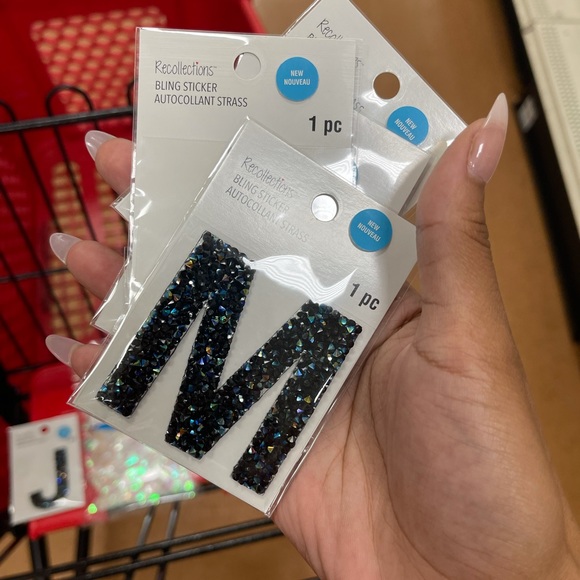 Profile Picture of Jasmine Rovaris (@lilspender248) on Poshmark