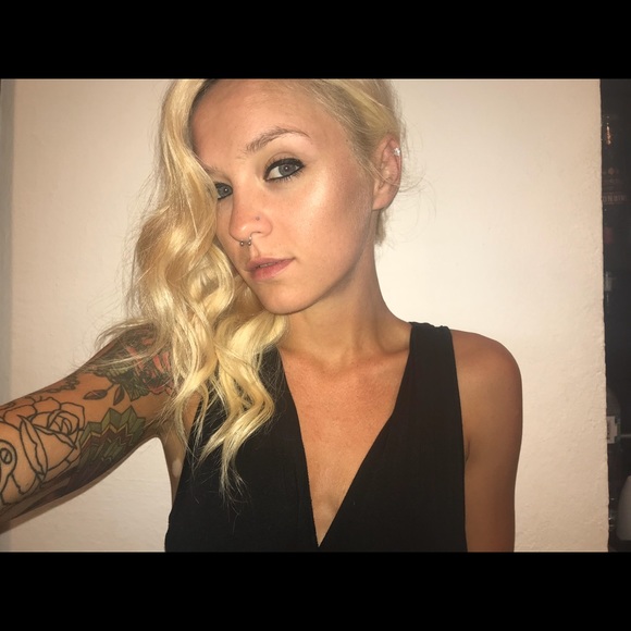 Profile Picture of Devin Mcnelis (@devomcnondi) on Poshmark