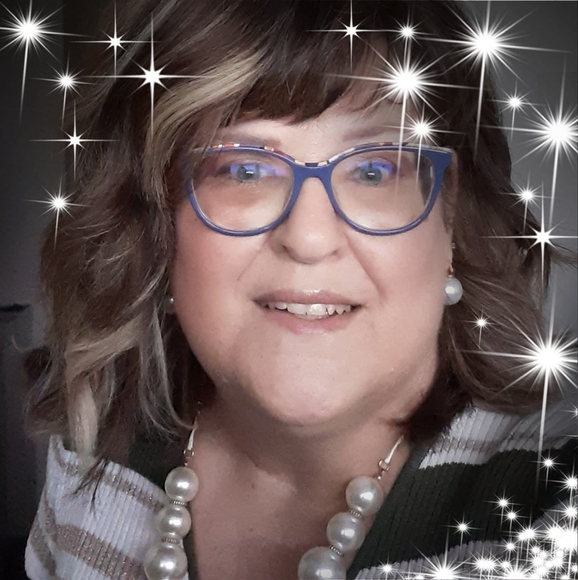 Profile Picture of Annie Chadwick (@anniewc169) on Poshmark