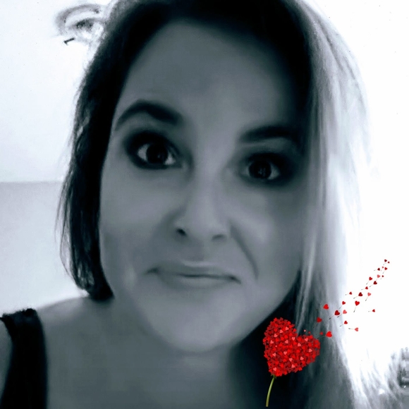 Heather Speers - Poshmark Profile Picture of Heather Speers (@heather_speers) on Poshmark