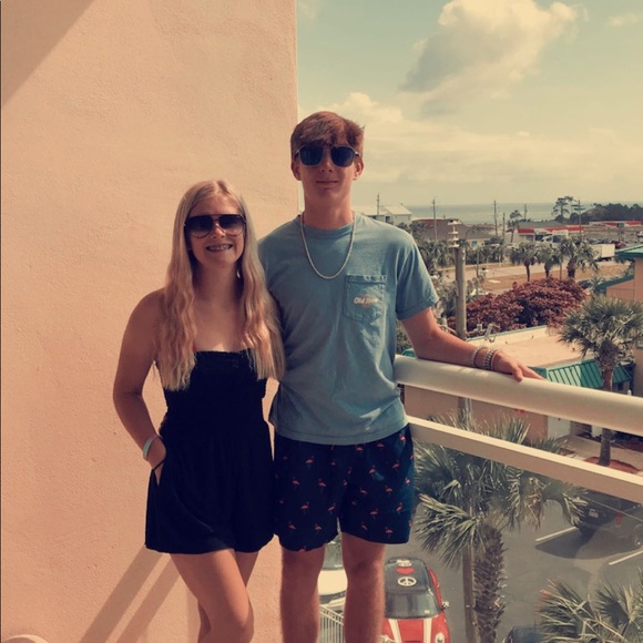 Profile Picture of Lauren Mordecai (@laurenalyse9907) on Poshmark