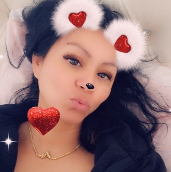 Profile Picture of Gemma Guzman (@gemma_guzman) on Poshmark