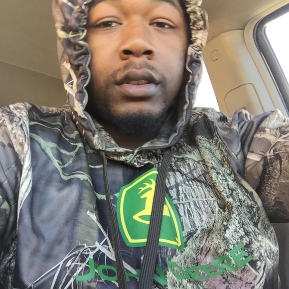 Profile Picture of Jay Knight (@knightjermyah94) on Poshmark