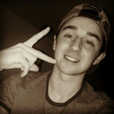 Profile Picture of Chris Medeiros (@get_steezy) on Twitter