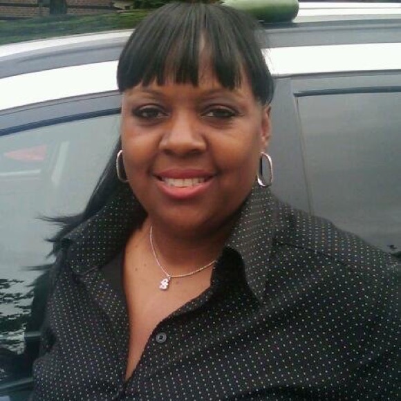 Profile Picture of Tracy Calhoun (@misstracy64) on Poshmark