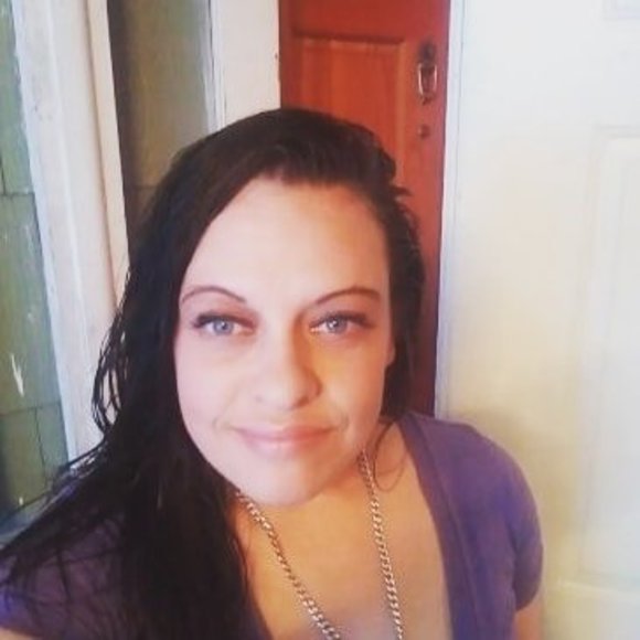 Profile Picture of Jennifer Mcfayden (@jmcfayden) on Poshmark