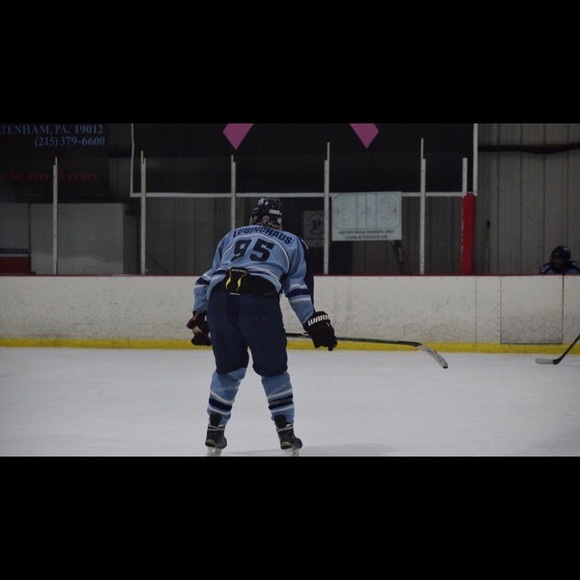 Profile Picture of Alex Ebbinghaus (@ebbinas95) on Poshmark