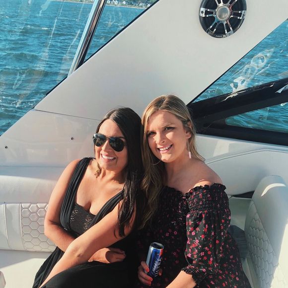 Profile Picture of Markie Mcandrew (@marrkiieexo22) on Poshmark