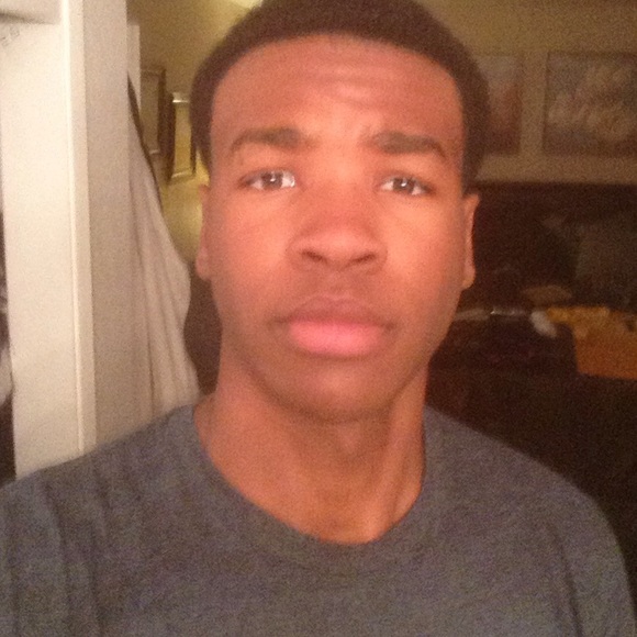 Profile Picture of Benny Knowles (@benny_boy277) on Poshmark