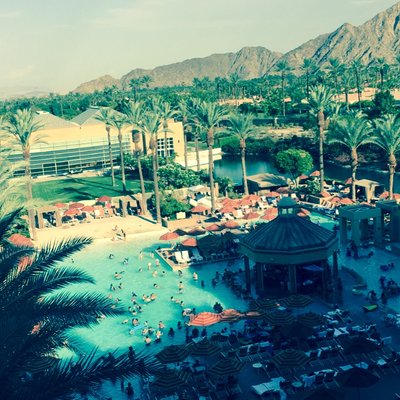 Profile Picture of Robin Etu (@Rubinredbird) on Twitter