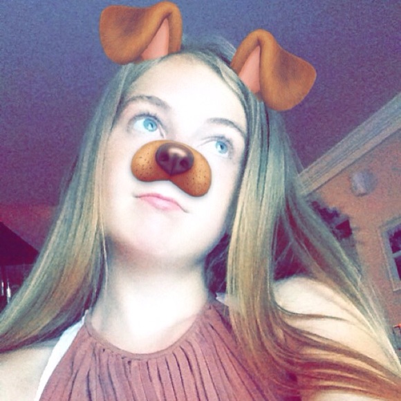 Profile Picture of Alexandra Byler (@alexandrabyler) on Poshmark