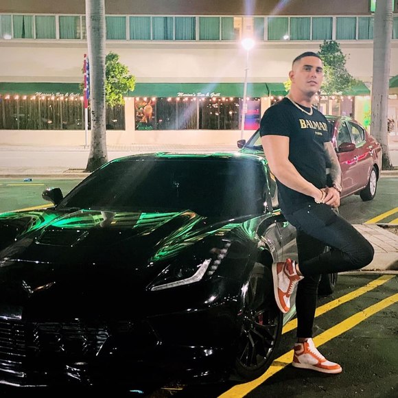 Profile Picture of Omar Lorenzo alvarez (@omar1516) on Poshmark